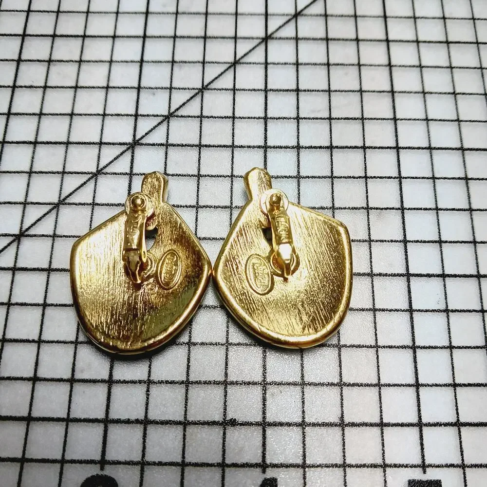 Earrings Clip VTG Trifari Black Cream Enamel Gold Tone Art Deco Fan Shell 80s 90